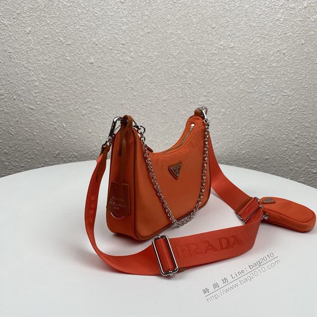prada女包 普拉達2020新款nylon Hobo手拎包 時尚百搭 prada腋下包 1BH204 Prada單肩斜挎包  pyd2389